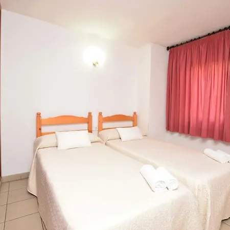 Homeholidaysrentals Calafats Ii * Lloret de Mar